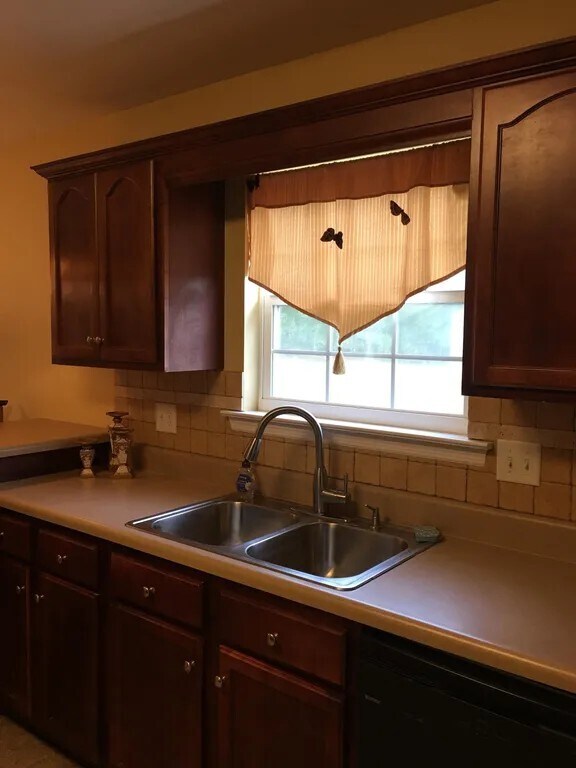 Building Photo - 7109 Tyner Crossing Dr