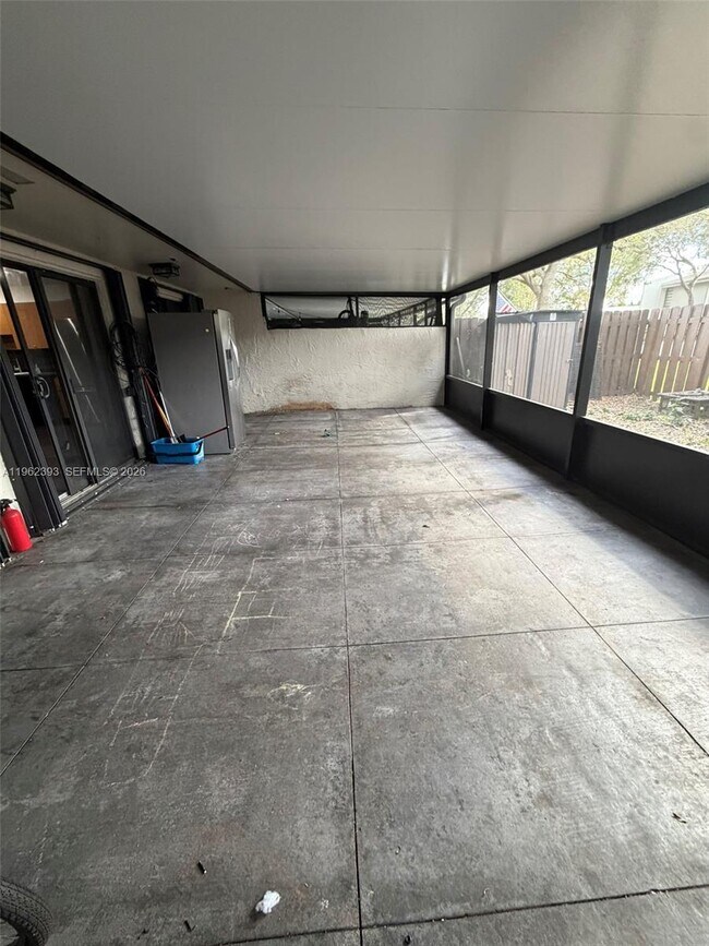 Building Photo - 9850 NW 15th Ct