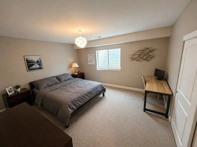 Building Photo - Bright Corner-Lot Home in Desirable Niwot Neighborhood
