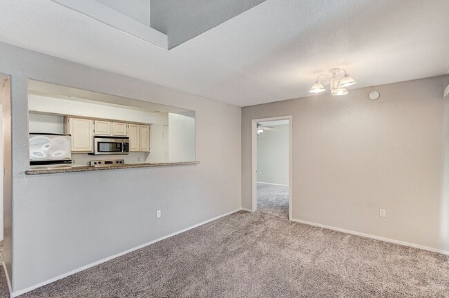 Building Photo - 555 E Silverado Ranch Blvd