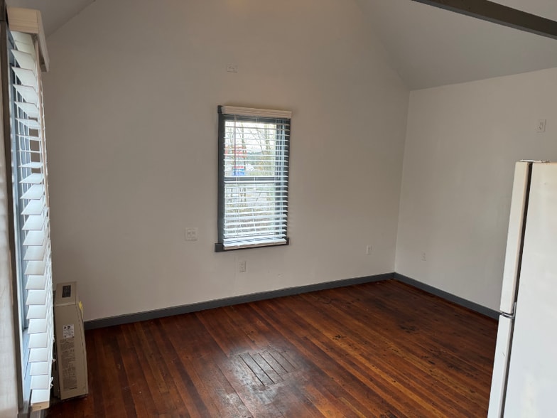 Building Photo - 16401 Hwy 99