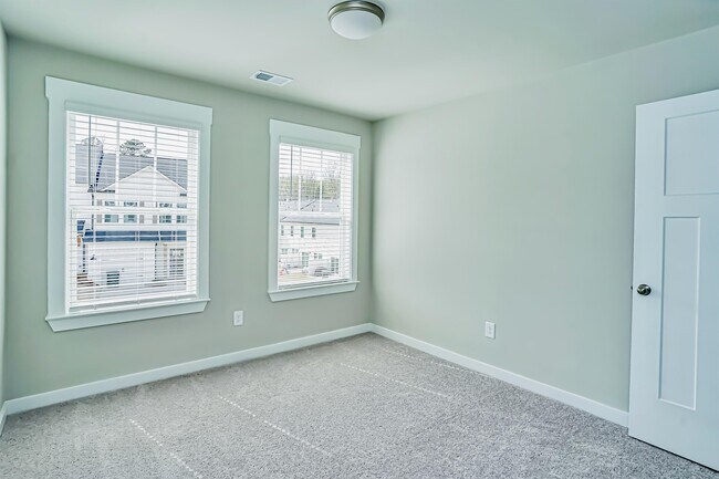 Building Photo - 207 Broad Banyan Ct