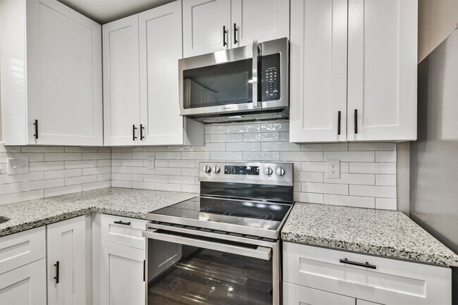 Building Photo - 6103 Fallengate Dr