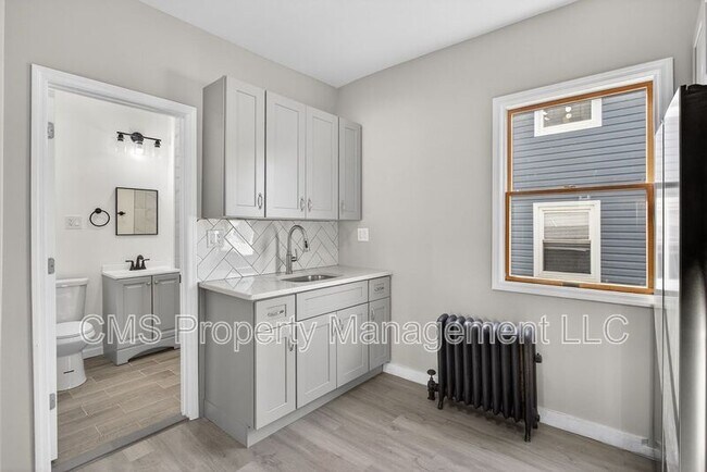 Building Photo - 378 Grand St