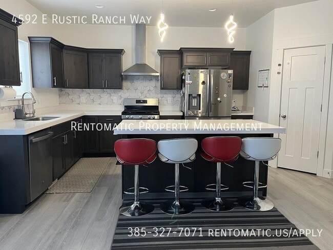 Building Photo - 4592 Rustic Ranch Way