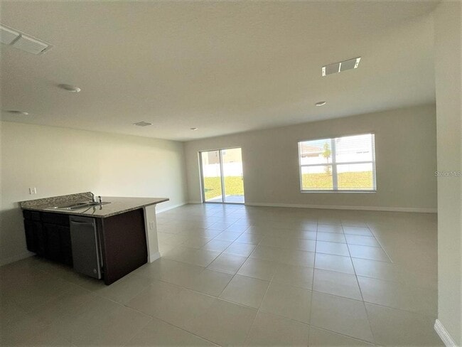 Building Photo - 550 Calico Scallop St