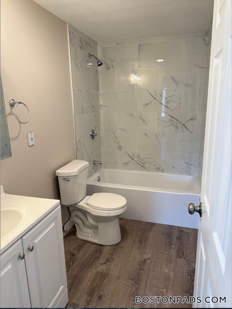 Building Photo - 23 Kenmar Dr