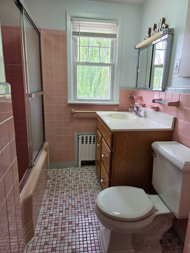 Building Photo - 116 Greenlawn Ave