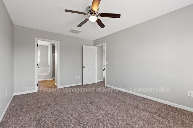 Building Photo - 833 Palomino Ln