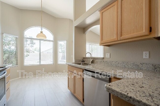 Building Photo - 1070 W Chilton Dr