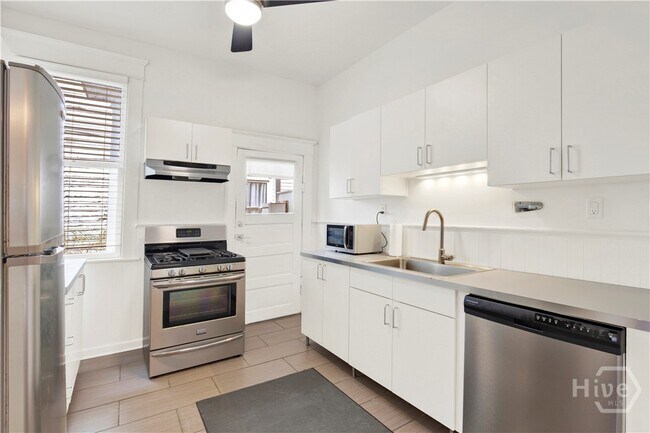 Building Photo - 118 W Waldburg St