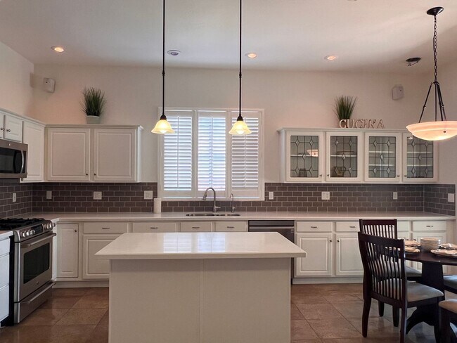 Building Photo - Live in Comfort and Style in the Prestigio...