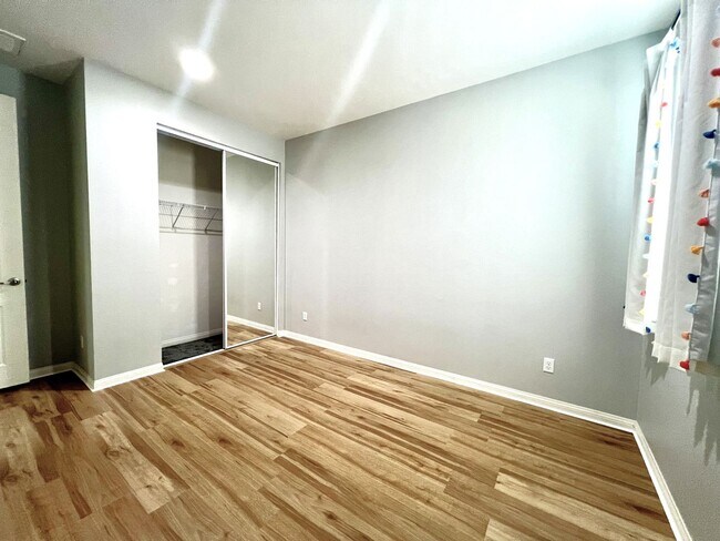 Building Photo - Modern Eastvale Home | 3 Bed | 2.5 Bath | 2-Car Garage | Pool & Gym | Solar Panels