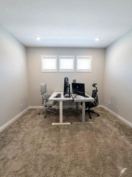 Building Photo - 6800 Green Isle Ln