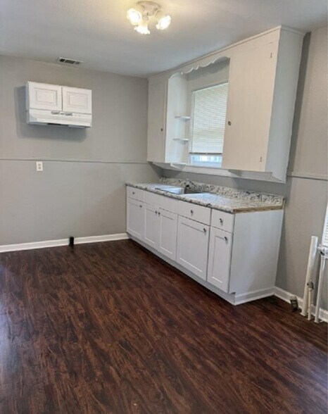 Building Photo - 4242 Gurney St
