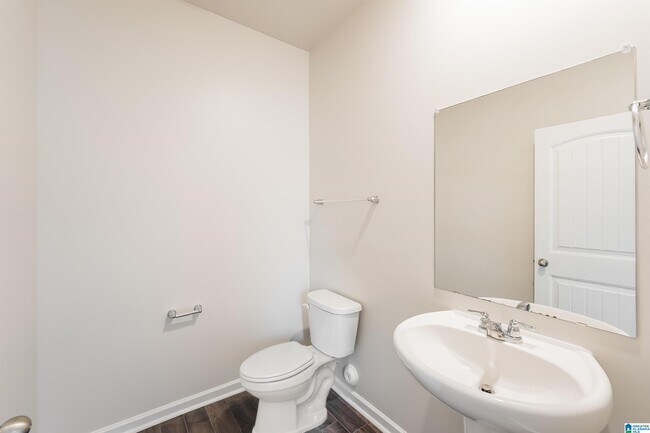 Building Photo - 682 Johnnys Cv