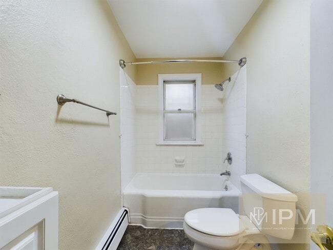 Building Photo - Charming 3BR Cape Cod Home in York Suburban Schools with Fenced Yard & Sunroom!!