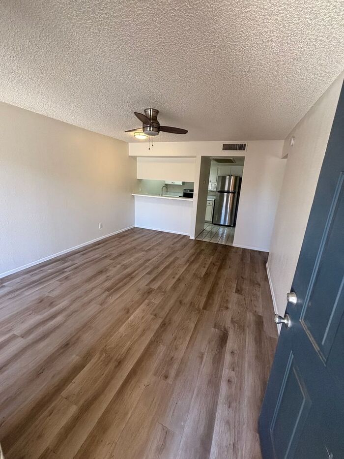 Building Photo - 1201 S McClintock Dr