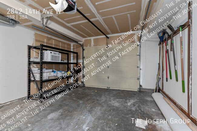 Building Photo - 2842 14th Ave W