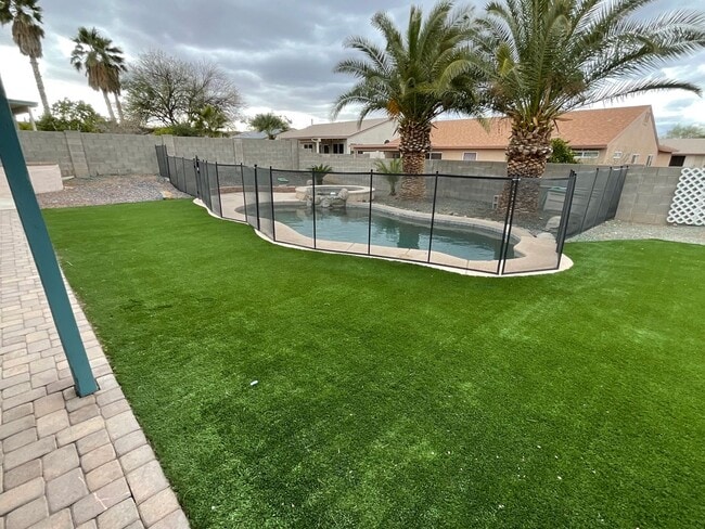 Building Photo - Pool and spa with Mountain views