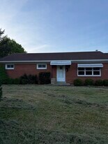 Building Photo - 625 E Queen St