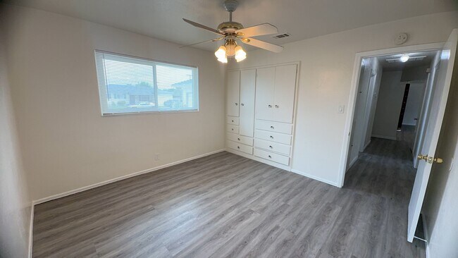 Building Photo - 418 W Lupton St