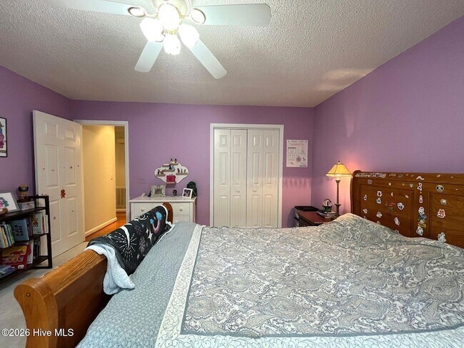 Building Photo - 100 Bridle Path Cir