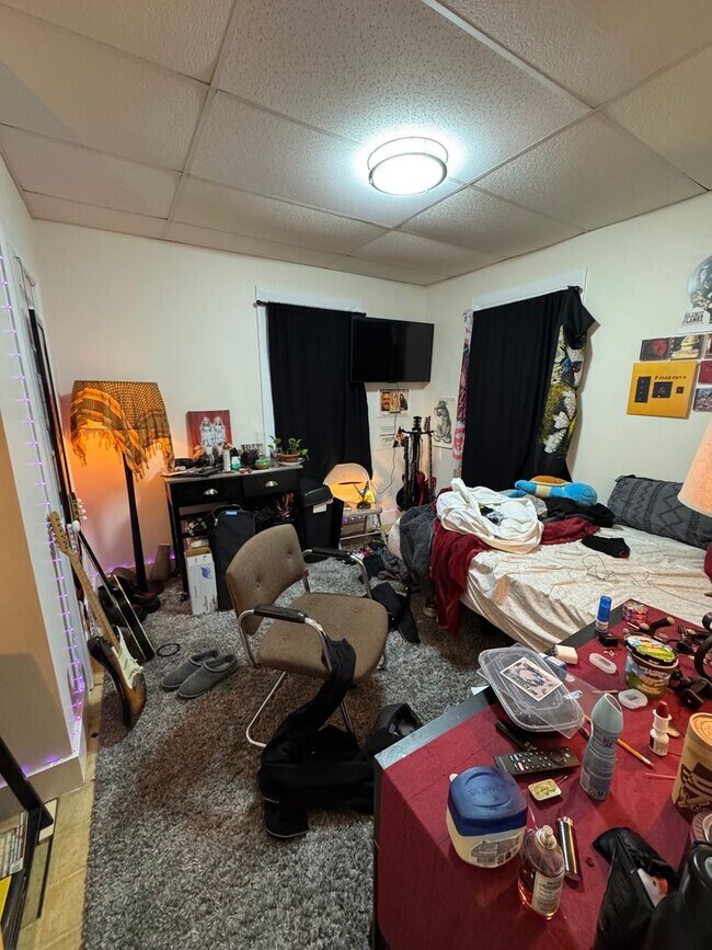 Building Photo - Single-Family House in Allston, In-Unit Laundry, Porch, Central Heat/AC, Parking, Eat-in Kitchen