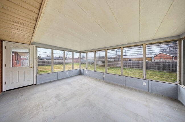 Building Photo - 103 Valleyview Dr