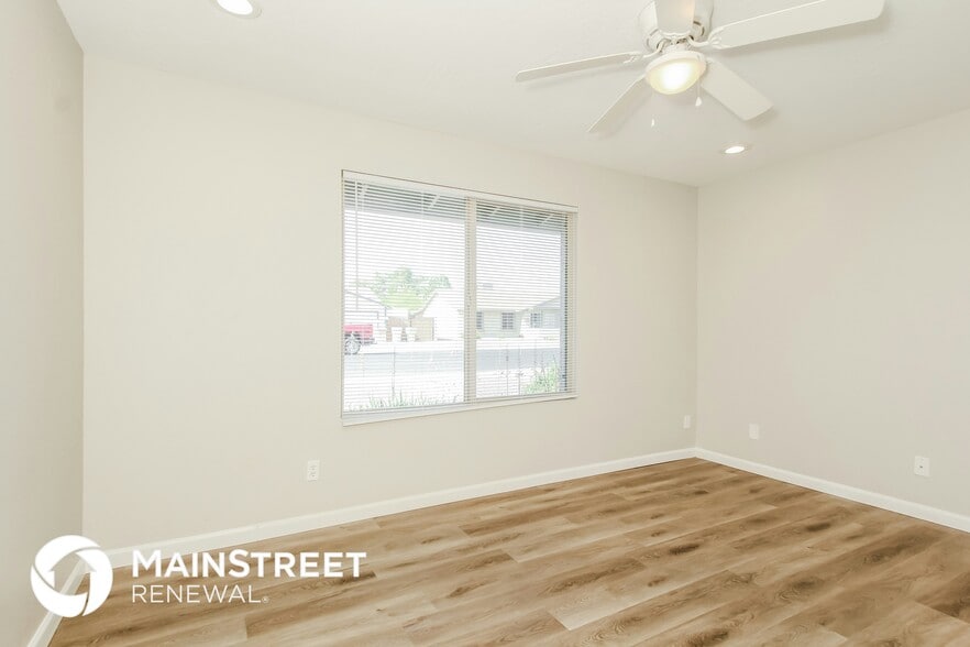 Building Photo - 6515 W Sunnyside Dr