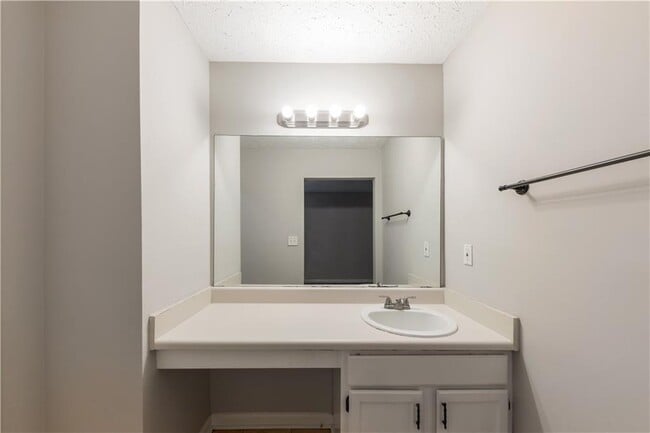 Building Photo - 776 Crestside Ct