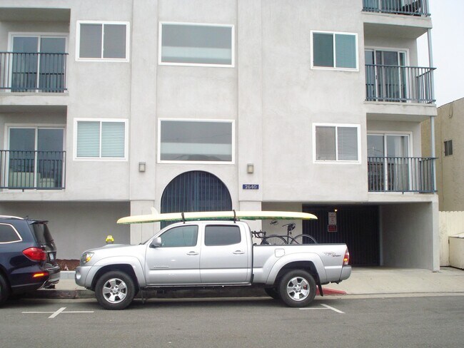 Building Photo - OCEAN VIEW 2 BDRM 2 BA CONDO FOR LEASE