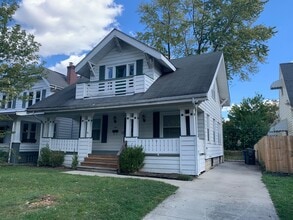 Building Photo - Spacious 3-Bedroom 2-Bath Home with Central Air and Full Basement on the Hilltop!