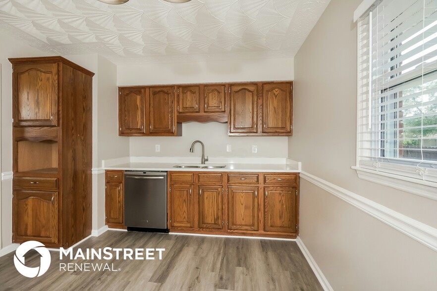 Building Photo - 7614 Lesane Dr