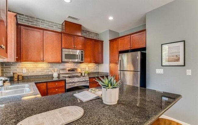 Building Photo - 3591 Sacramento Dr