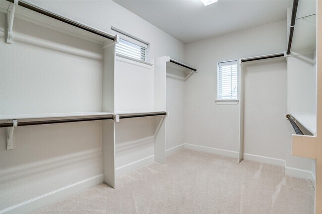 Building Photo - 6208 Exeter Ave