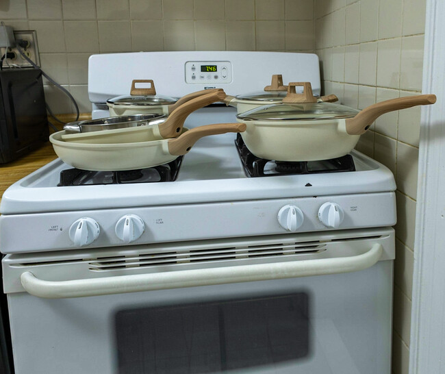 New Pots and pans - 44 Gibson Pl