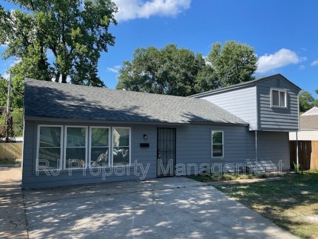 Building Photo - 4380 Reed Ave