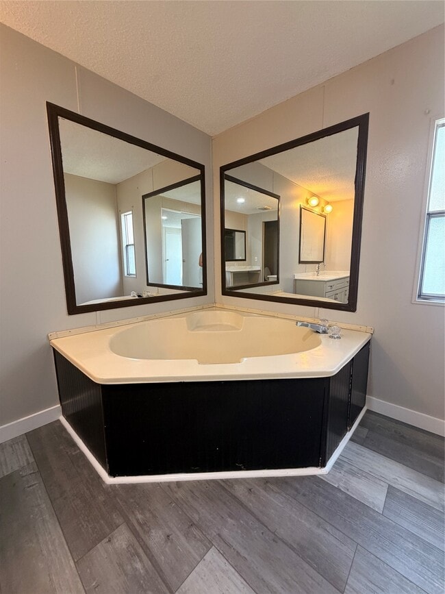 Building Photo - 14329 Greenville St