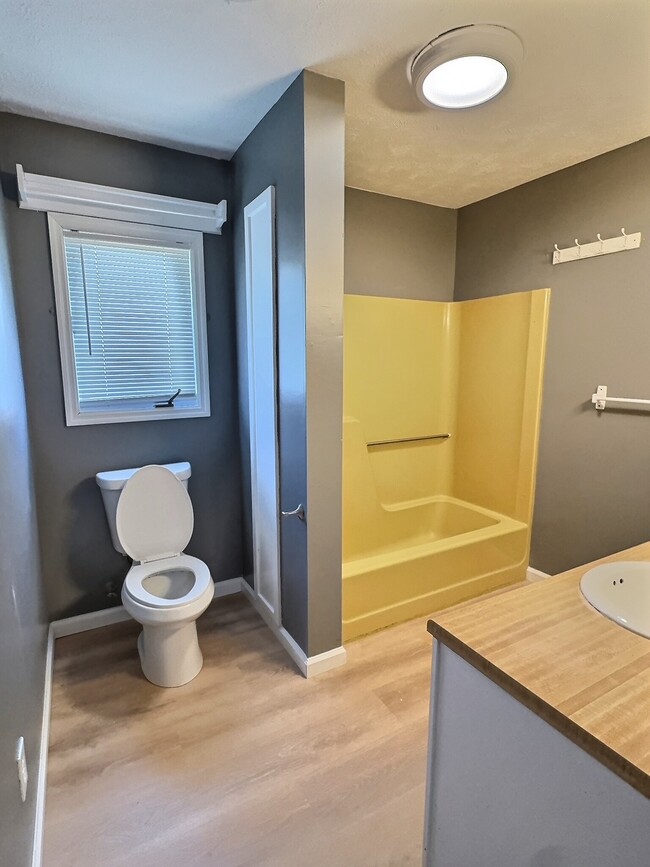 Building Photo - 2846 Virginia Ave