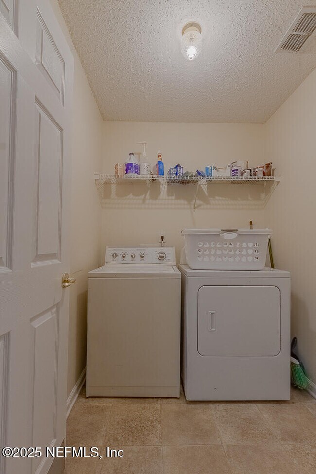 Building Photo - 4393 Pebble Brook Dr