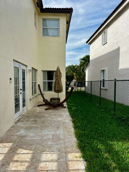 Building Photo - 1531 SE 20th Rd