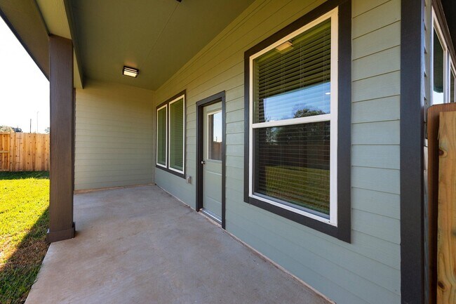 Building Photo - 16835 Solomons Plume Ln