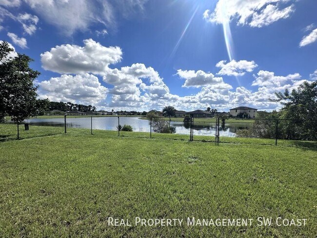 Building Photo - 438 Shadow Lakes Dr