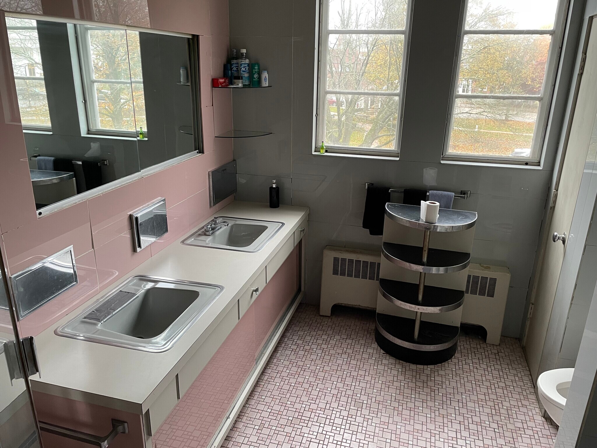 Building Photo - 40 Front St