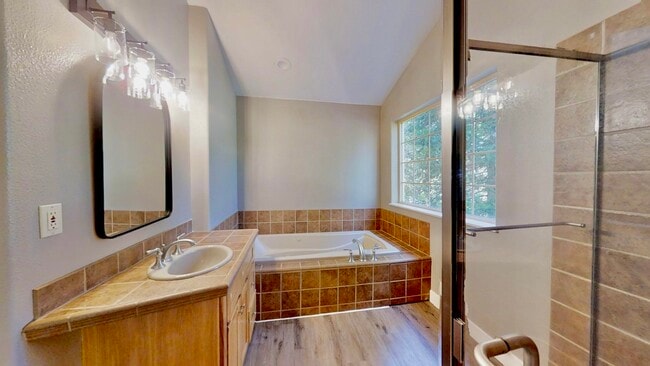 Building Photo - 6700 Ridgeway Dr