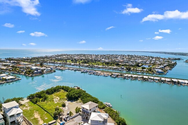 Building Photo - 247 Pescayo Ave