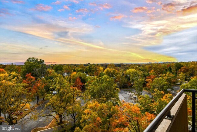 Building Photo - 4620 N Park Ave