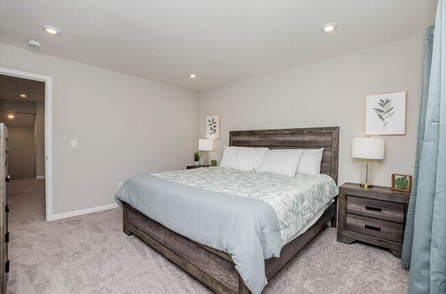 Building Photo - Fully Furnished Luxury Corporate Rental - Brand New Construciton