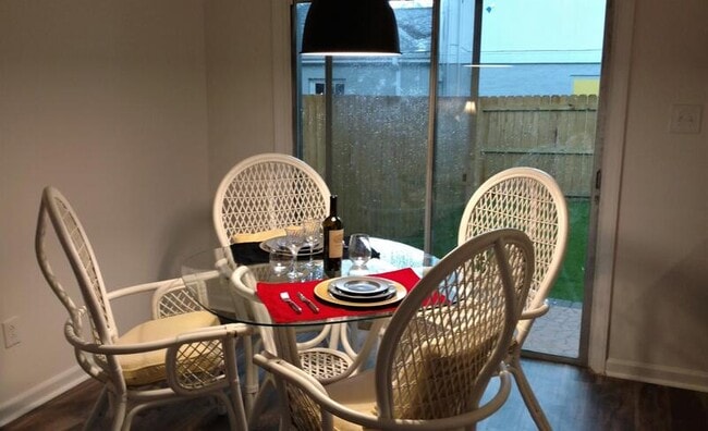 Building Photo - 1618 Boyer St